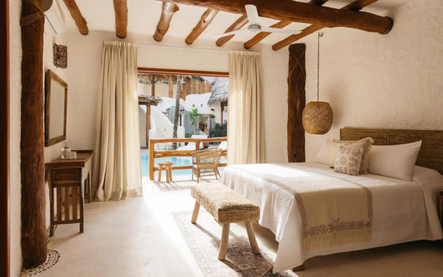 Casa Las Tortugas Petit Beach Hotel & Spa