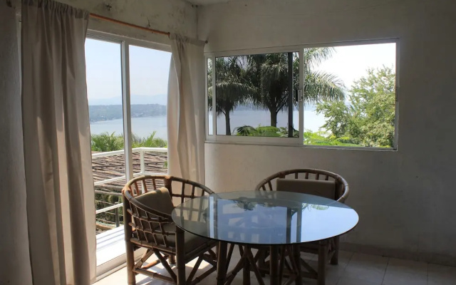 Hotel Teques Inn