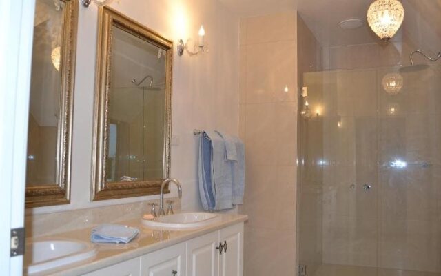 Sapphire Shores Luxury Retreat