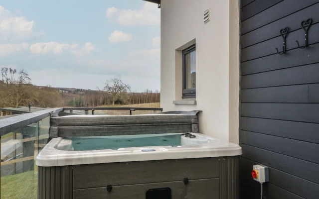Osprey View Lodge &amp; Hot Tub