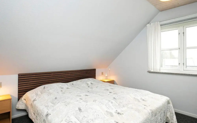 6 Person Holiday Home in Blavand