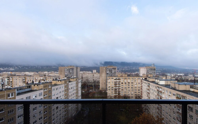 WaterFront City Apartments by UrbanRent