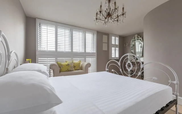 Tetcott Road by Onefinestay