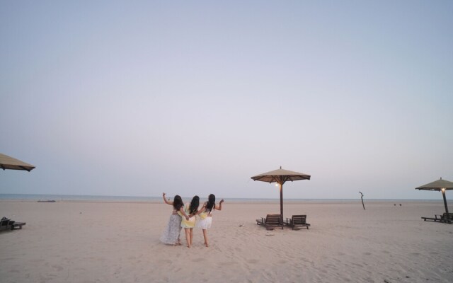 Palace Beach Camp