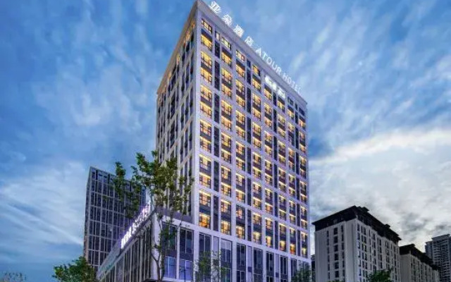 Yibin High-speed Railway West Station Atour Hotel