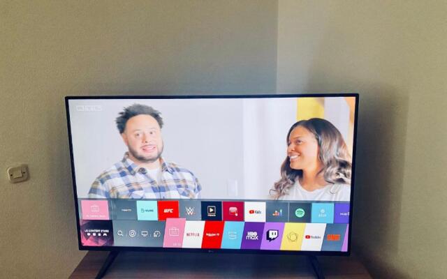 Apartment and room Marin Makarska