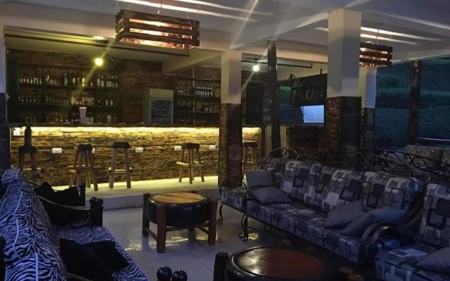 Bunyonyi Safaris Resort