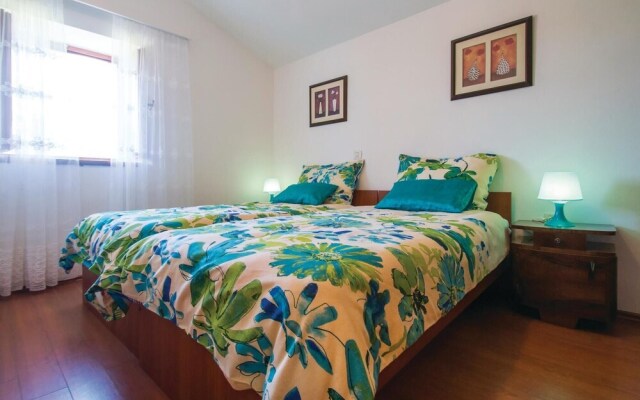 Awesome Home in Gondolici With Wifi and 3 Bedrooms