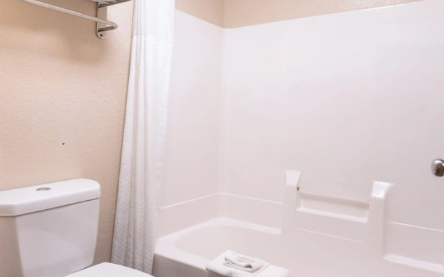 Super 8 Big Rapids MI