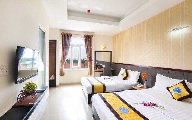 Hilary Hotel