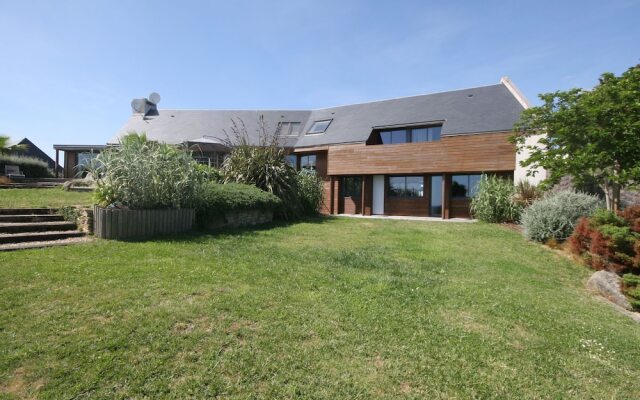 Elite Holiday Home with Private Pool in Plouhinec France