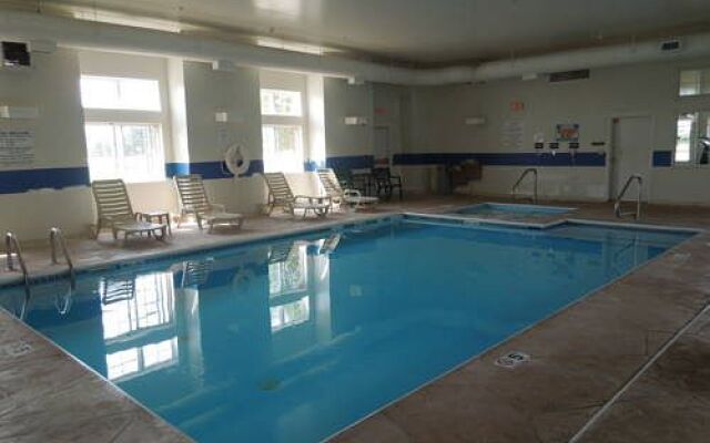 Bridgepointe Inn & Suites