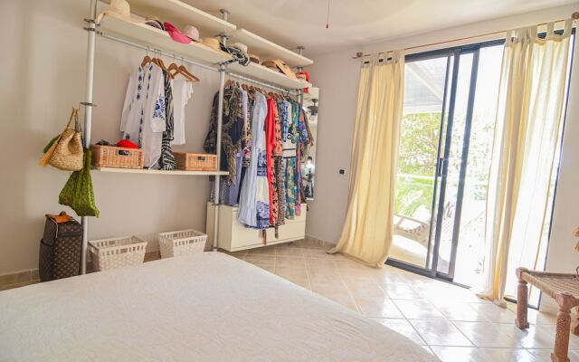 Beach Front Apartment No01