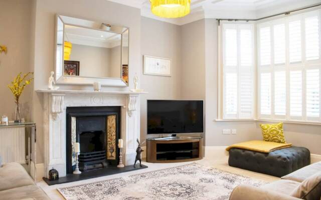 Stylish And Stunning 5 Bed House In Clapham South