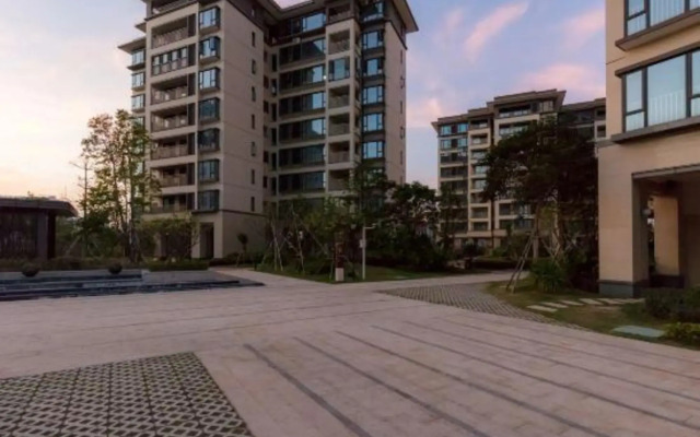 Four Seasons Mansion Apartment Hotel