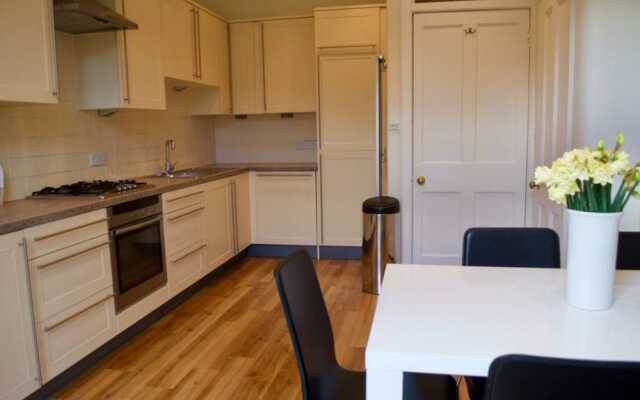 3 Bedroom Stockbridge Apartment