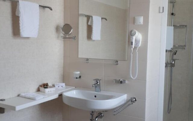 Hotel and guest house Triglav Dobrna