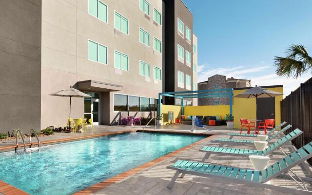 Tru by Hilton Houston Webster NASA