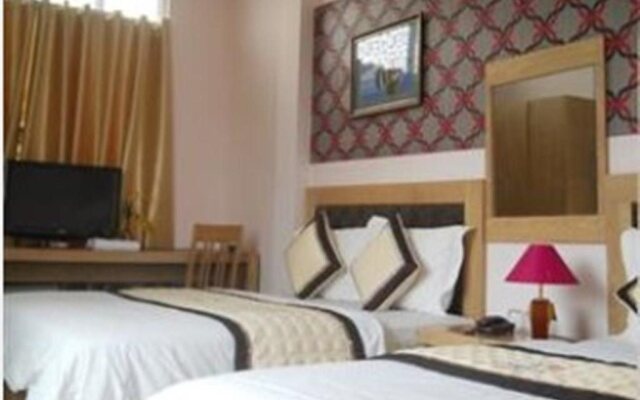 Red Hotel