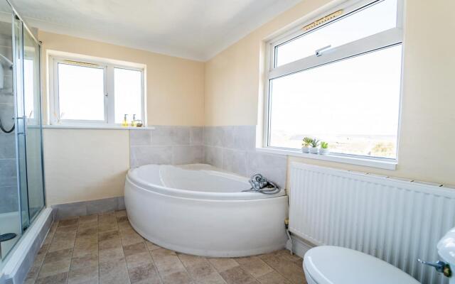 Stunning Sea View Penthouse 2 Bedroom 2 Bathroom