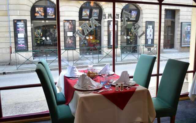 Hotel De Brunville Et Restaurant Le Cafe Louis