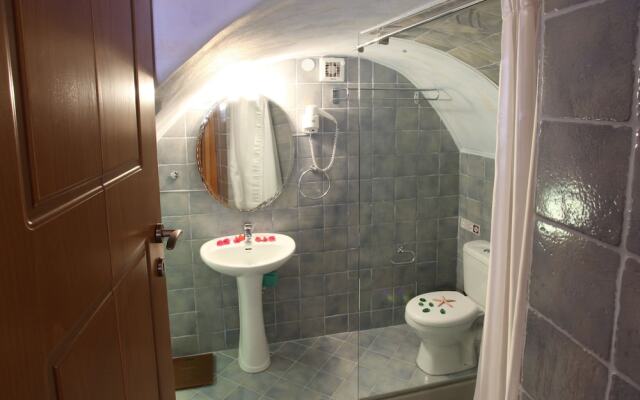 Stoes Traditional Suites