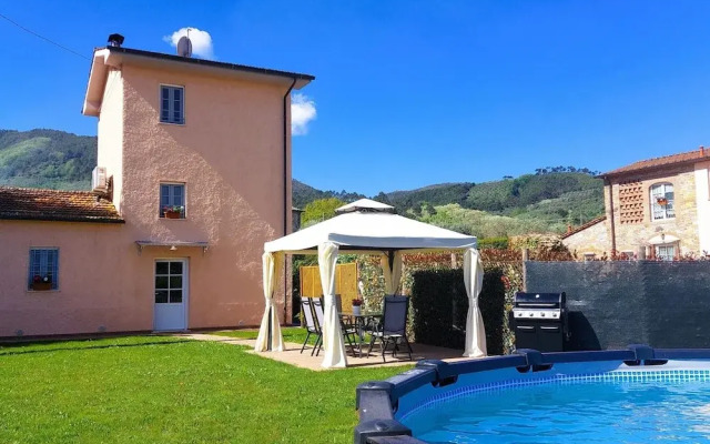 Casina di Andrea With Above Ground Pool, Capannori