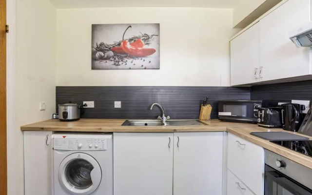 Summit Central - Quiet 2BR Flat, Wifi, Parking