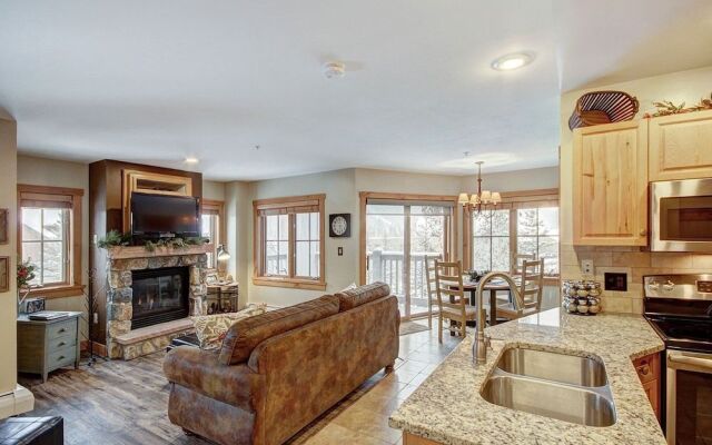 8594 Expedition Station 1 Bedroom Condo by RedAwning