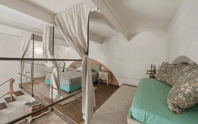 Shabby Loft In Colosseum