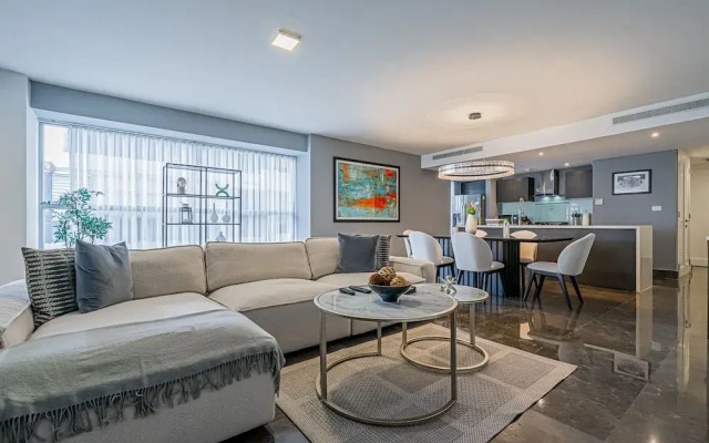 w Majestic 2BR w Perfect Balcony in YOO