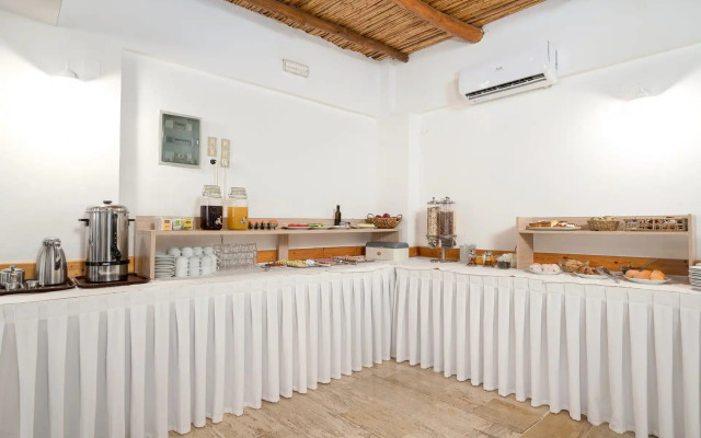 Adonis Hotel