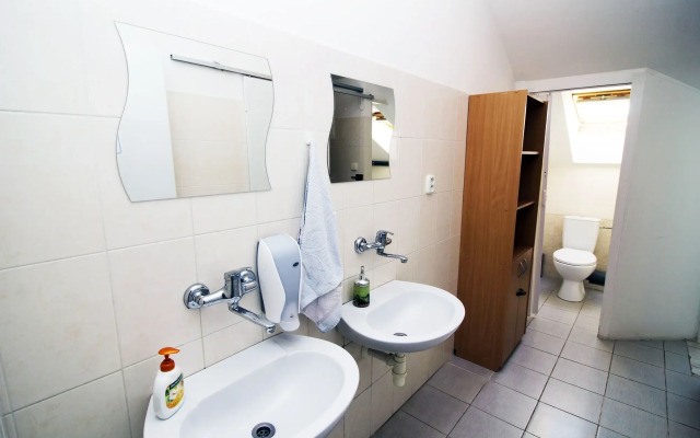 Nitra Glycerin Hostel