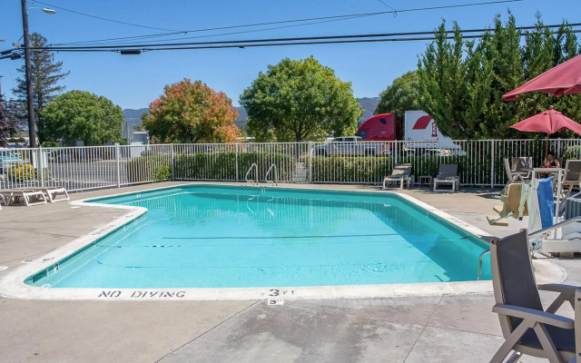 Motel 6 Ukiah, CA