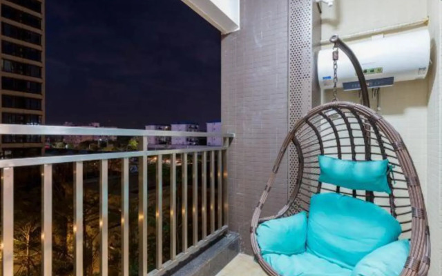 Four Seasons Mansion Apartment Hotel