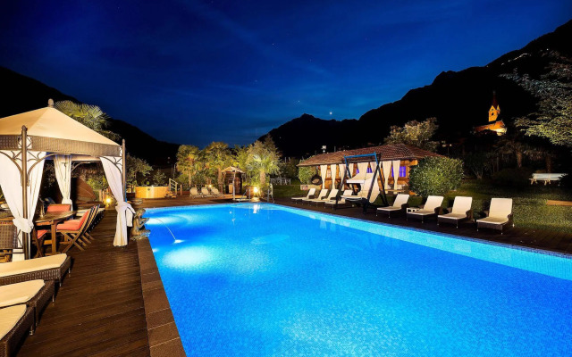 Ruster Resort