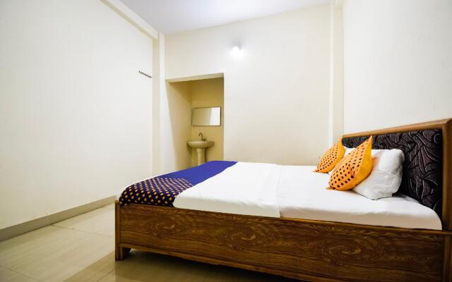 Pathak Guest House by OYO Rooms