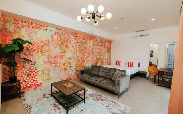 Privada Stays - Private Pools & Colorful-Chic Boutique Hotel