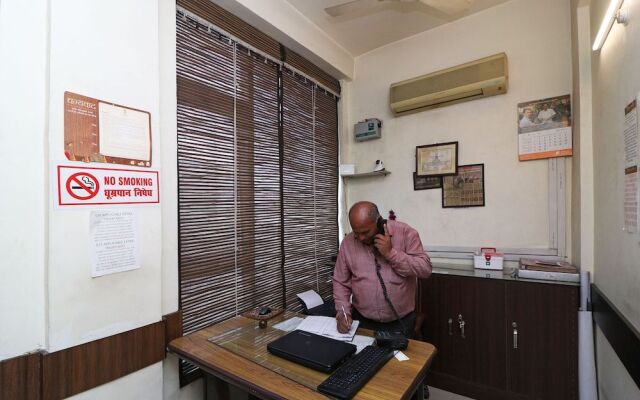 OYO 36432 Hotel Tarang