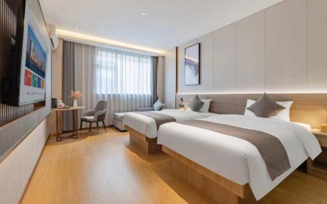 Lis Hotel