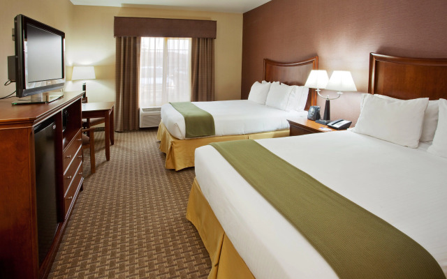 Holiday Inn Express & Suites Willows by IHG