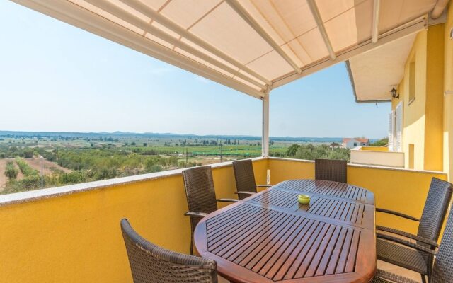 Magnificent Villa Mande With Pool, Vrana Lake