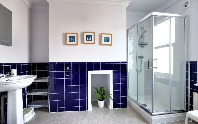 7 Seafield Road