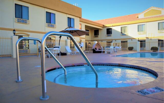 Rodeway Inn & Suites