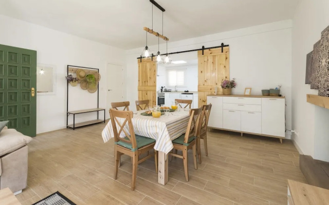 Cova De L Aire in La Drova