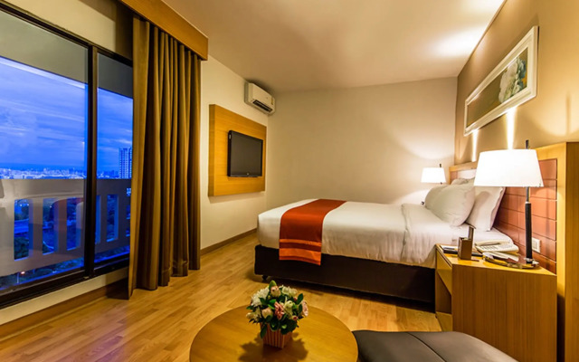 Maple Hotel