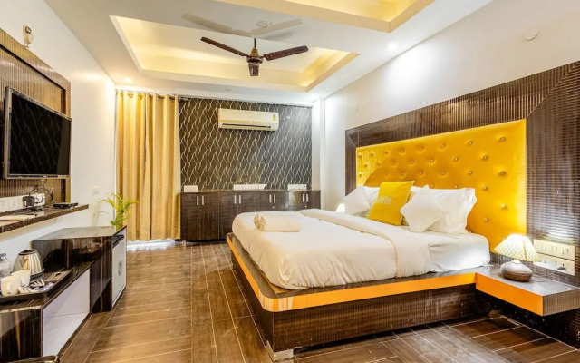Lime Tree Hotel and Banquet Huda Metro