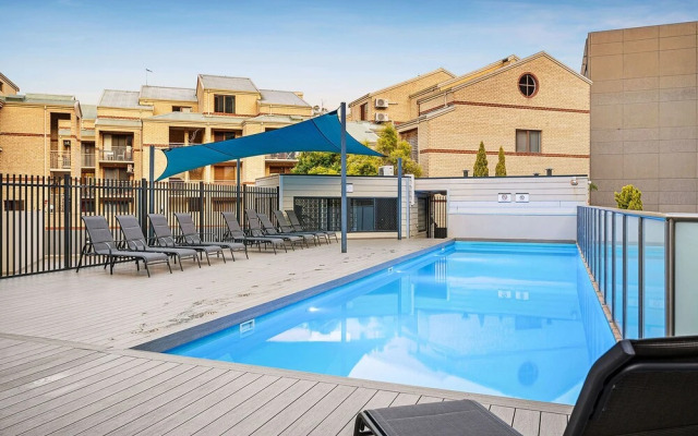 Bespoke East Perth - Sleeps 2 - Superior Wifi