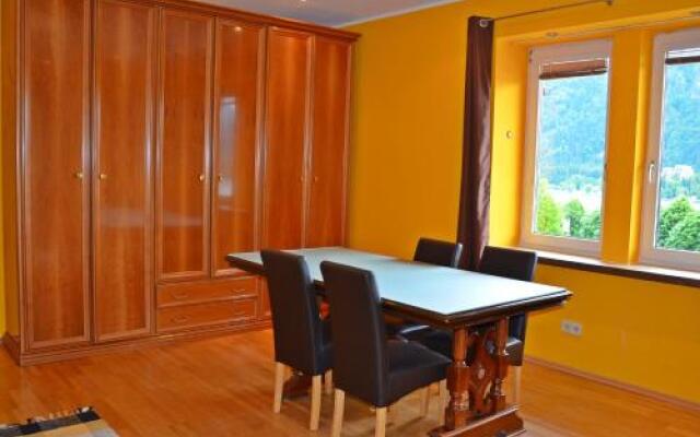 Lakeview Apartment