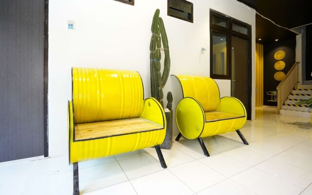 Oyo 1293 Claudya Residence